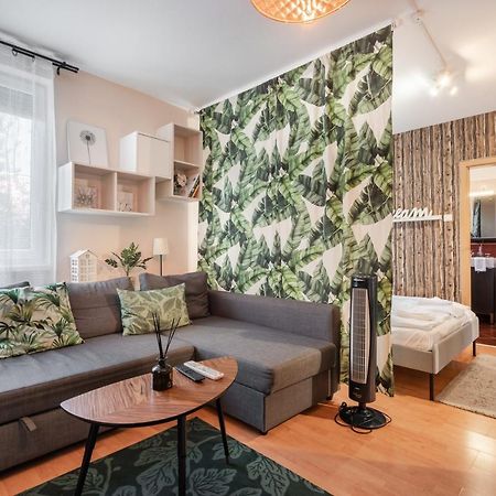 Green Lush Apartment Budapest Extérieur photo